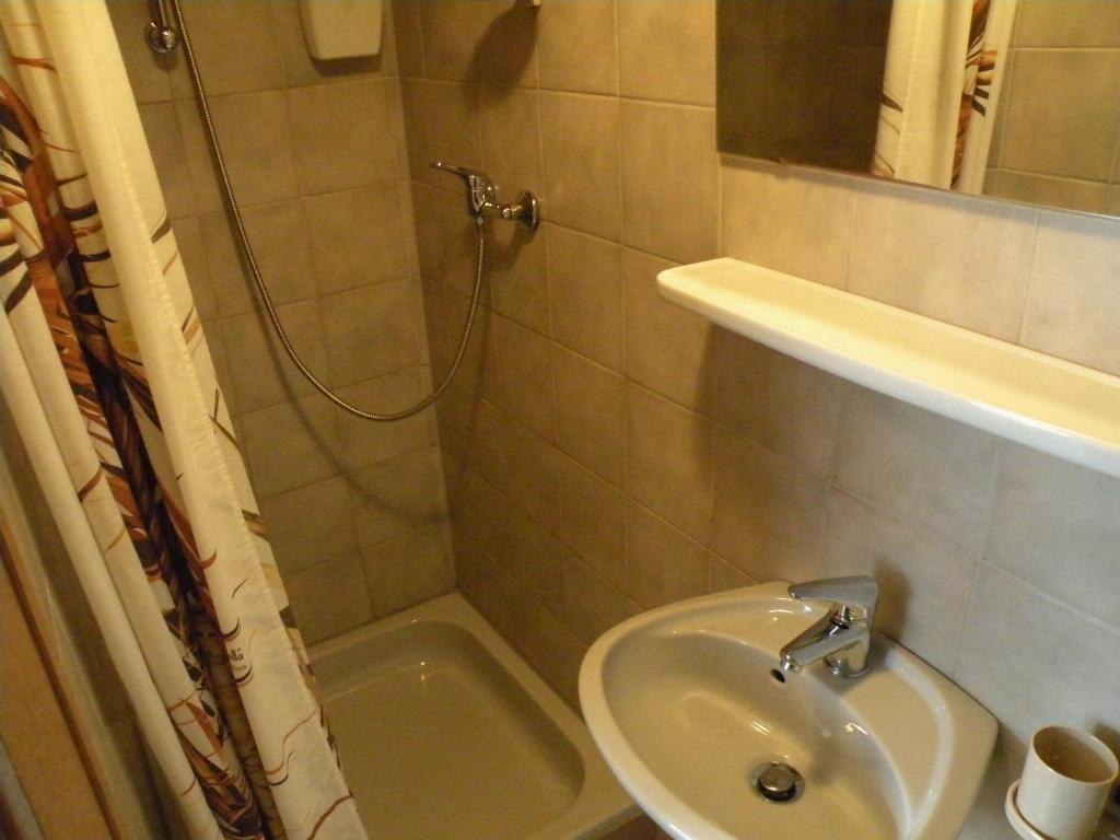 Haus Fini Apartment แลงเงนเฟลด์ ภายนอก รูปภาพ